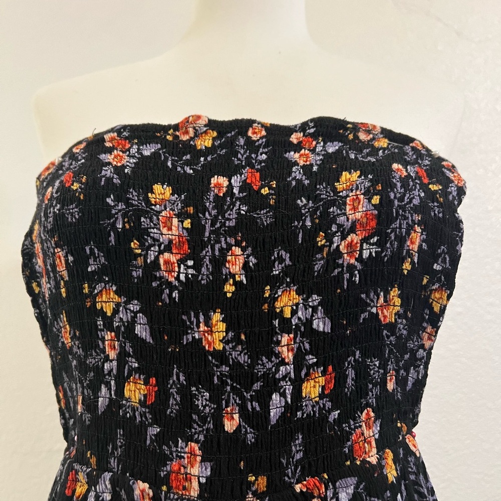 Smocked floral jumpsuit - Picture 2 of 5